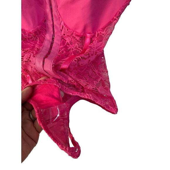 Free People Intimately Lace Night Rhythm Thong Bodysuit in Hot Pink Womans XS NW - Picture 4 of 7